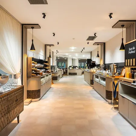 Lotus Therme & Heviz