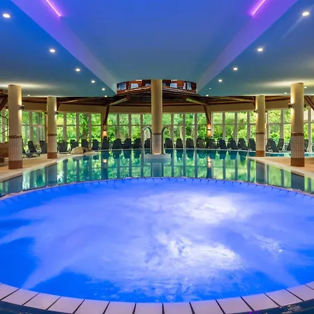 Lotus Therme & Hotel