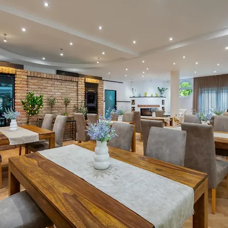 Hotel Lotus Therme &