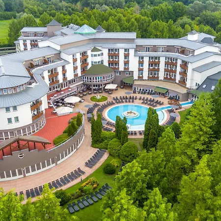 Lotus Therme & Hotell 5*