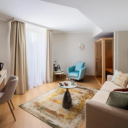 Lotus Therme & Hotel 5*