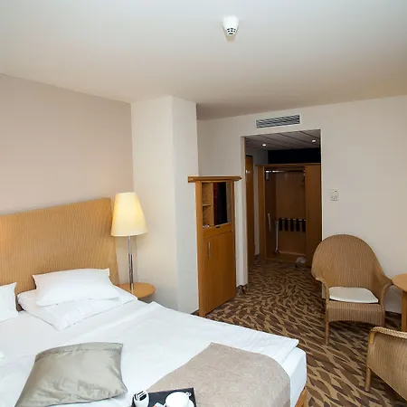 Lotus Therme & Hotel