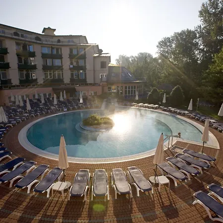 Lotus Therme & 5*