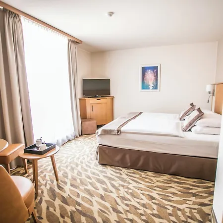 Lotus Therme & Hotel 5*