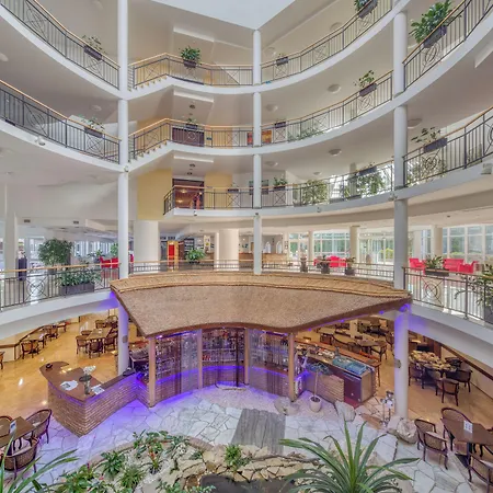 Hotel Lotus Therme &