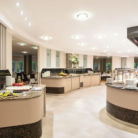 Hotel Lotus Therme & 5*