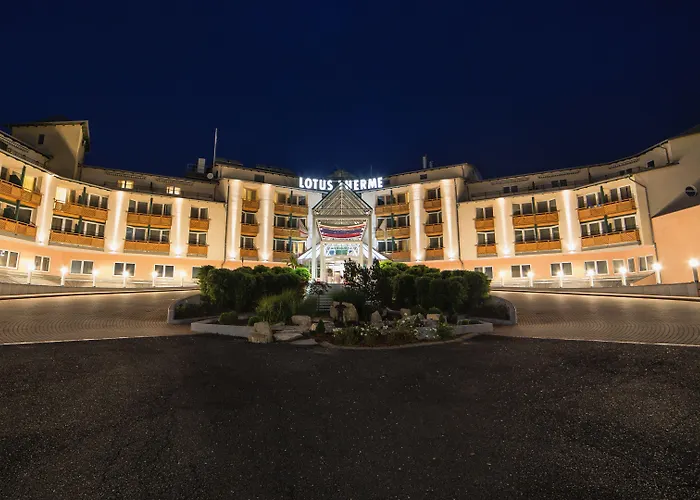 Lotus Therme & Hotel