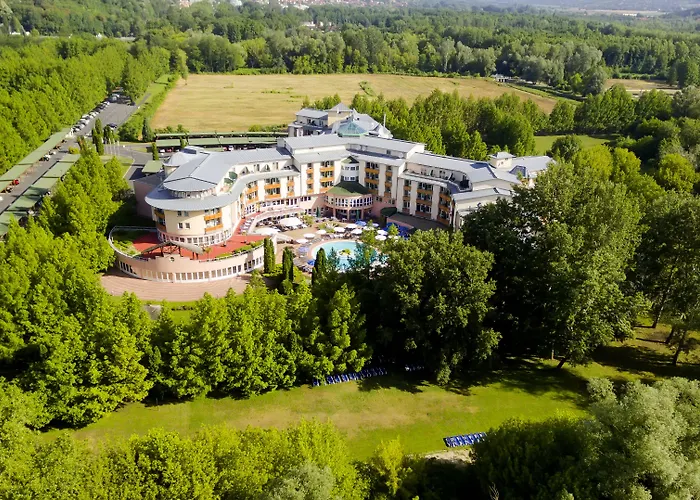 Hotell Lotus Therme &